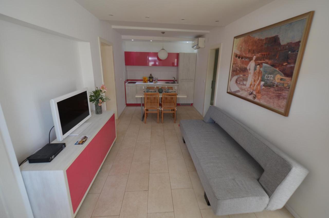 Apartments Karmen Maria Novigrad  Ngoại thất bức ảnh